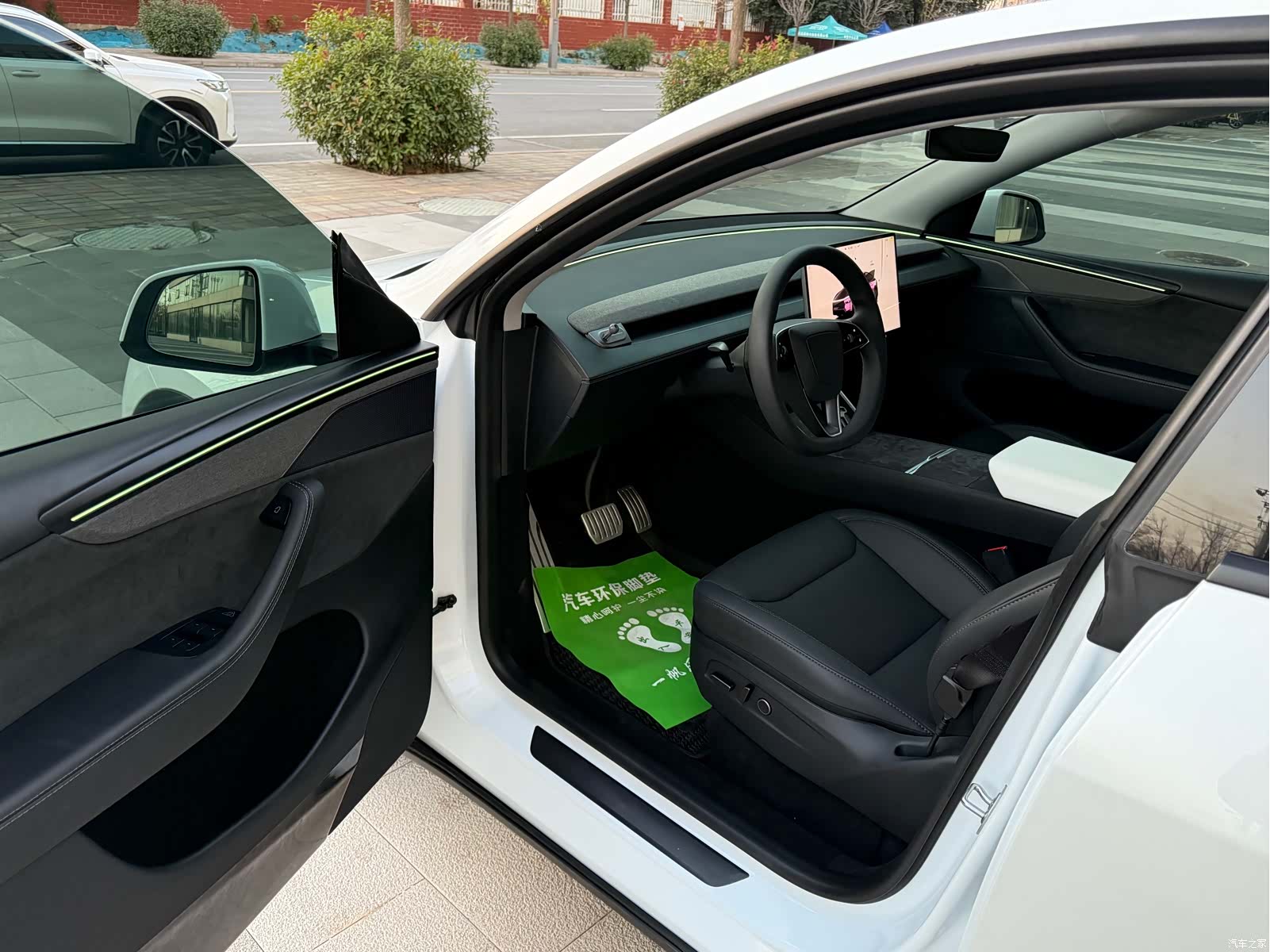 Tesla Model Y, 2025 4