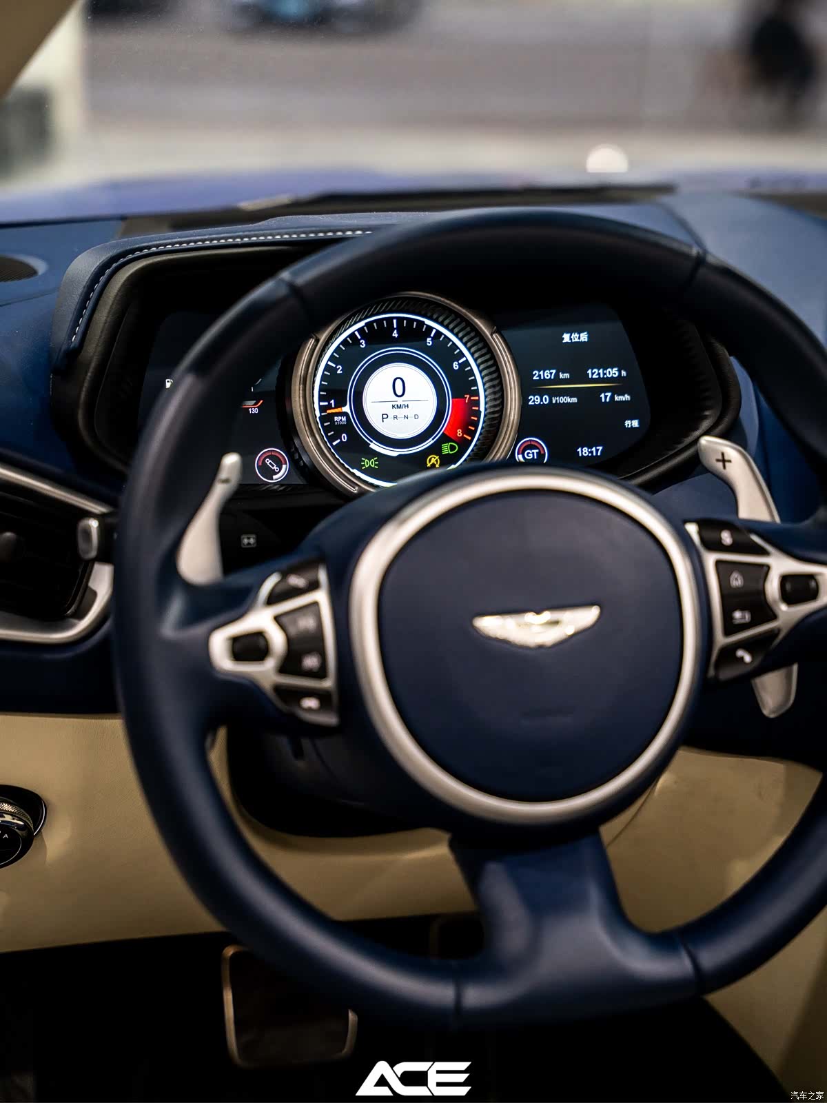 Aston Martin DB11, 2019 11