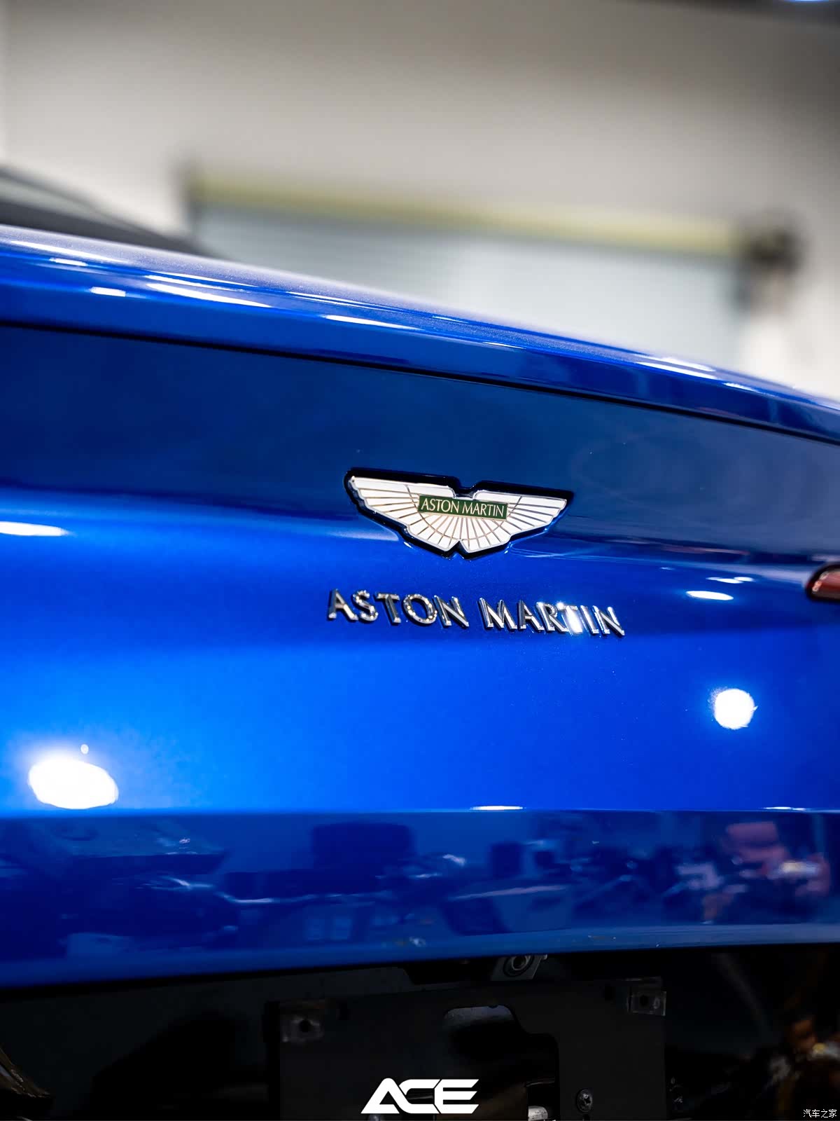 Aston Martin DB11, 2019 14