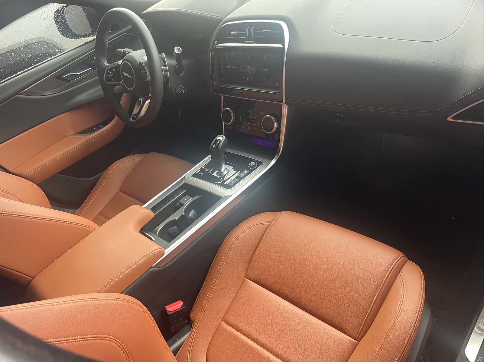 Land Rover XEL, 2022 10