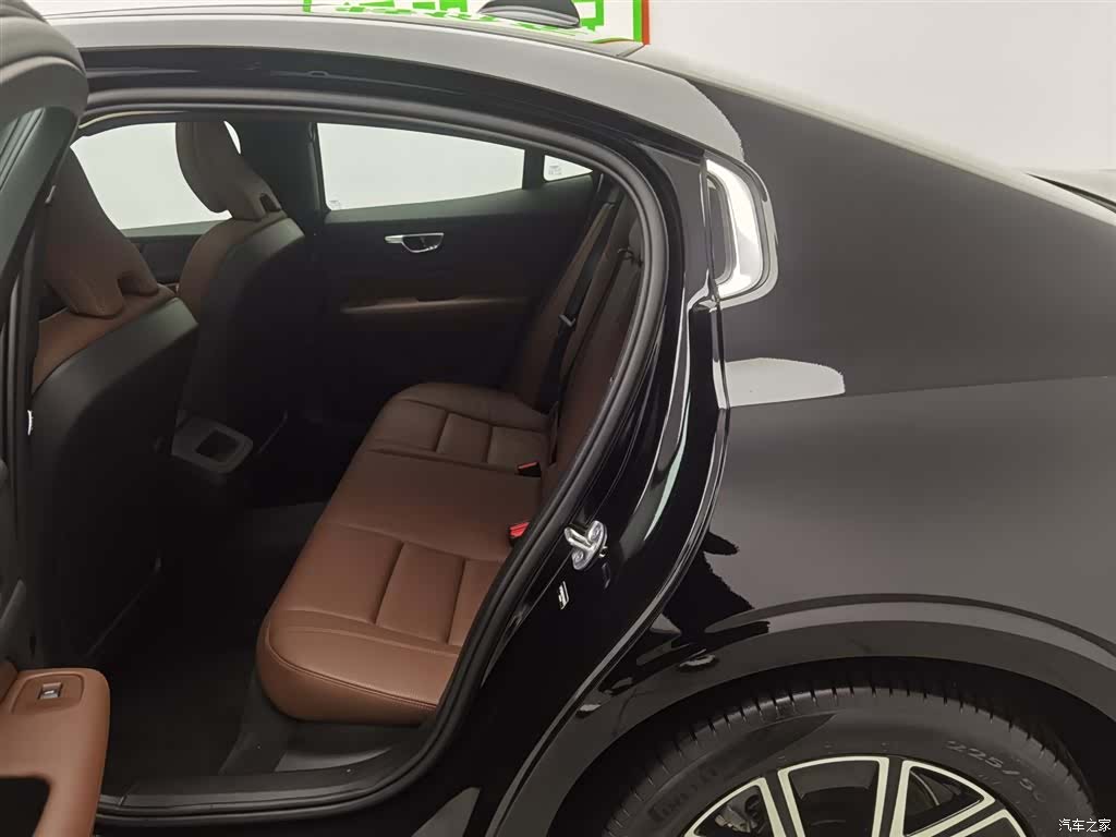 Volvo S60, 2025 15