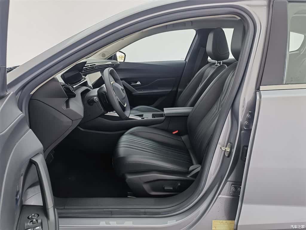 Peugeot 408, 2025 10