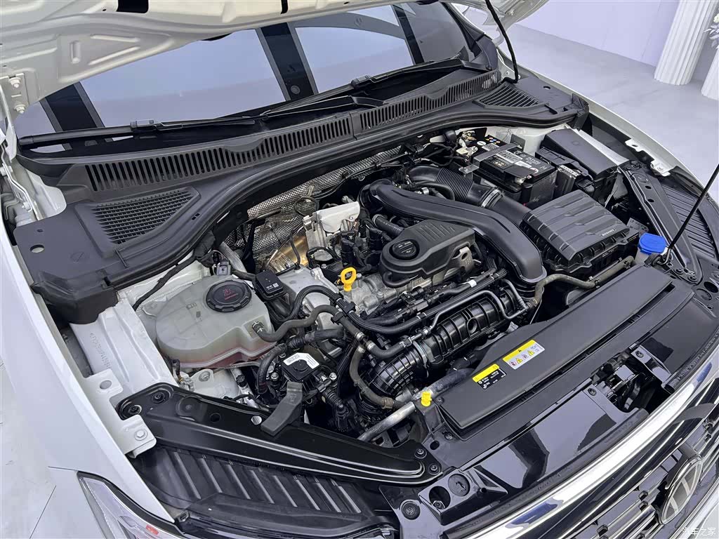 Volkswagen Sagitar, 2023 12