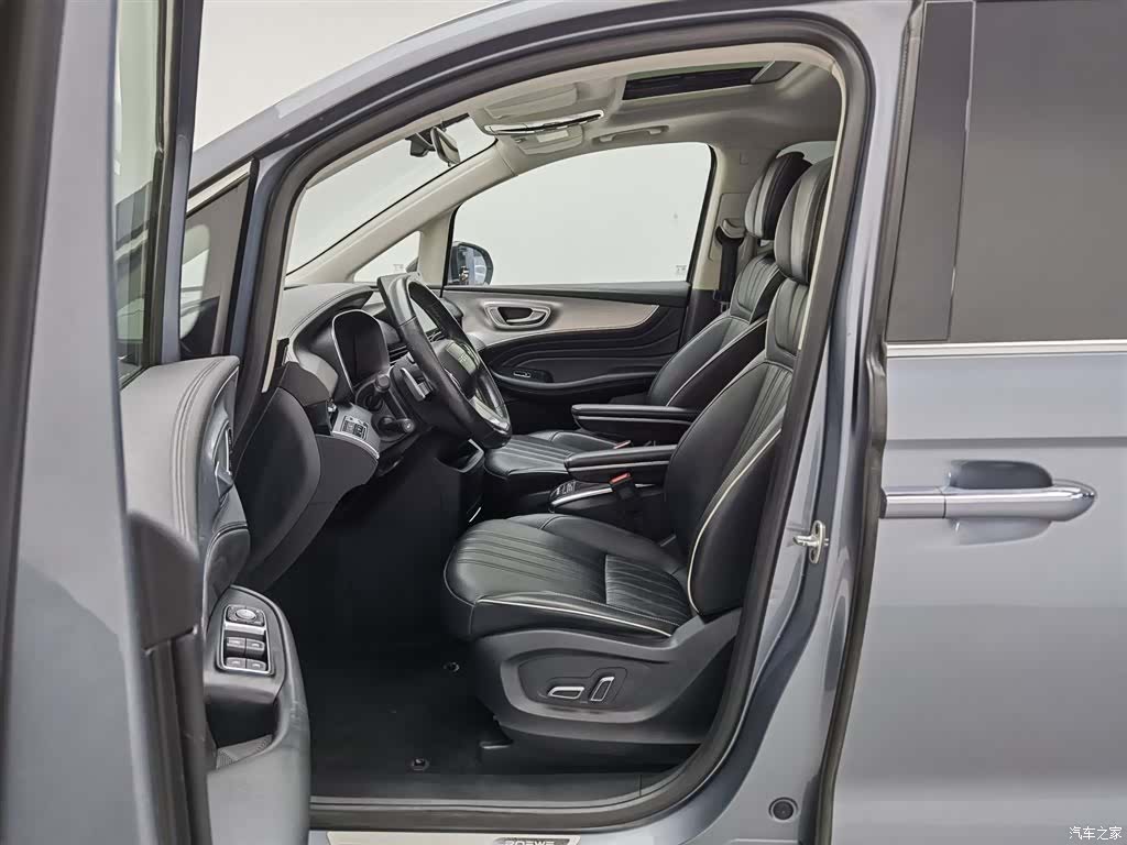 Roewe iMAX8, 2021 10