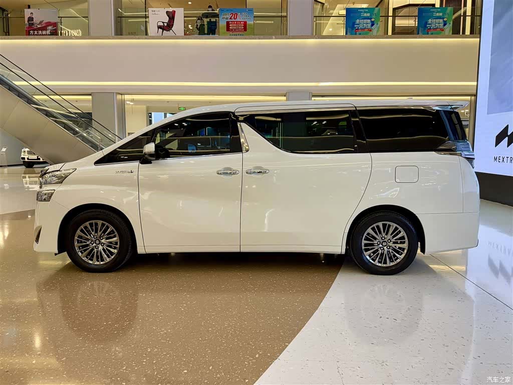 Toyota Vellfire, 2022 8