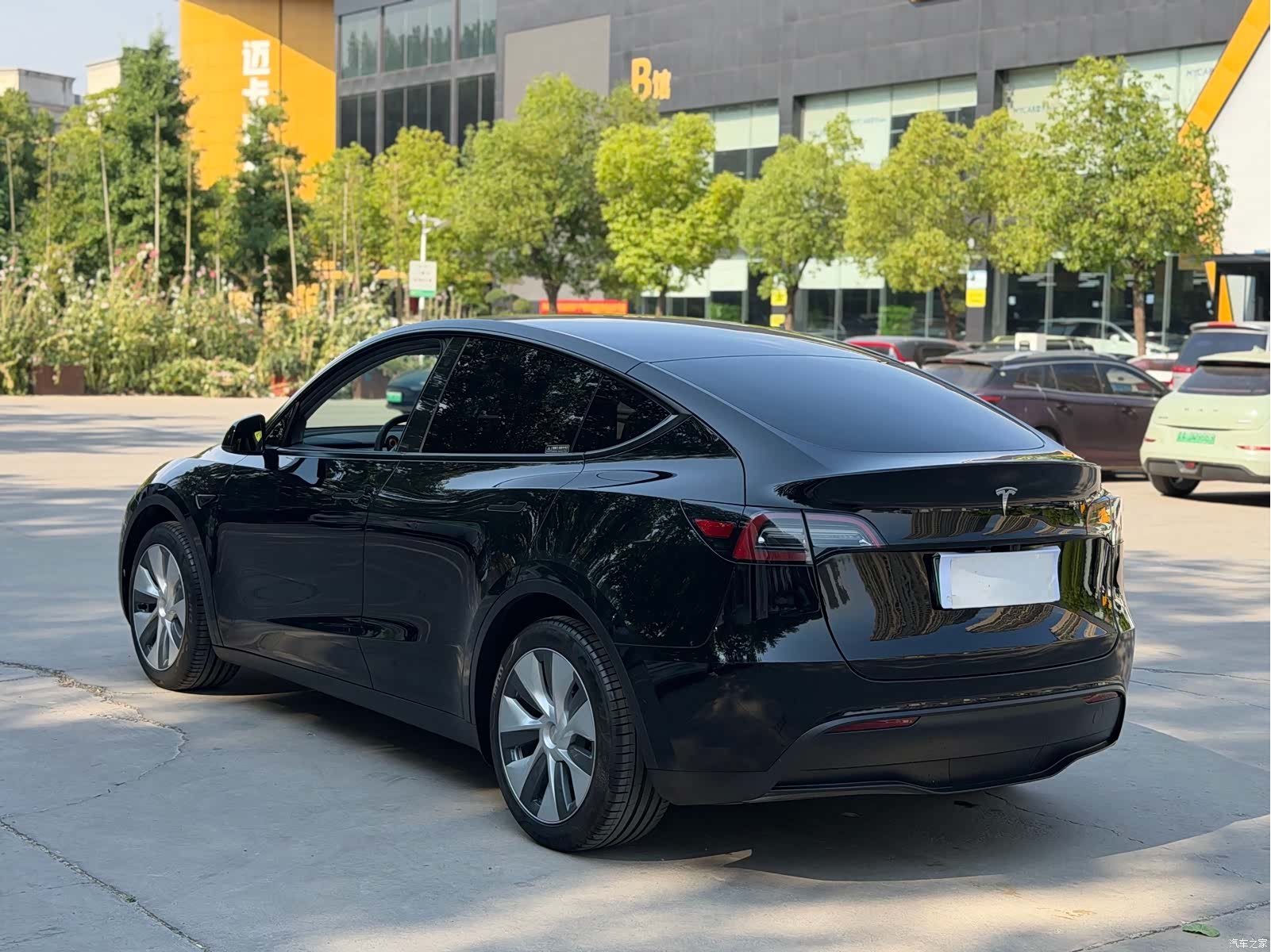Tesla Model Y, 2022 15