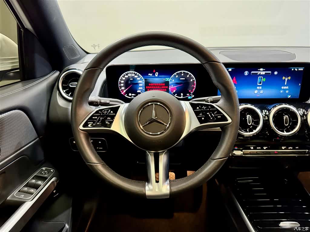 Mercedes-Benz GLB, 2025 15