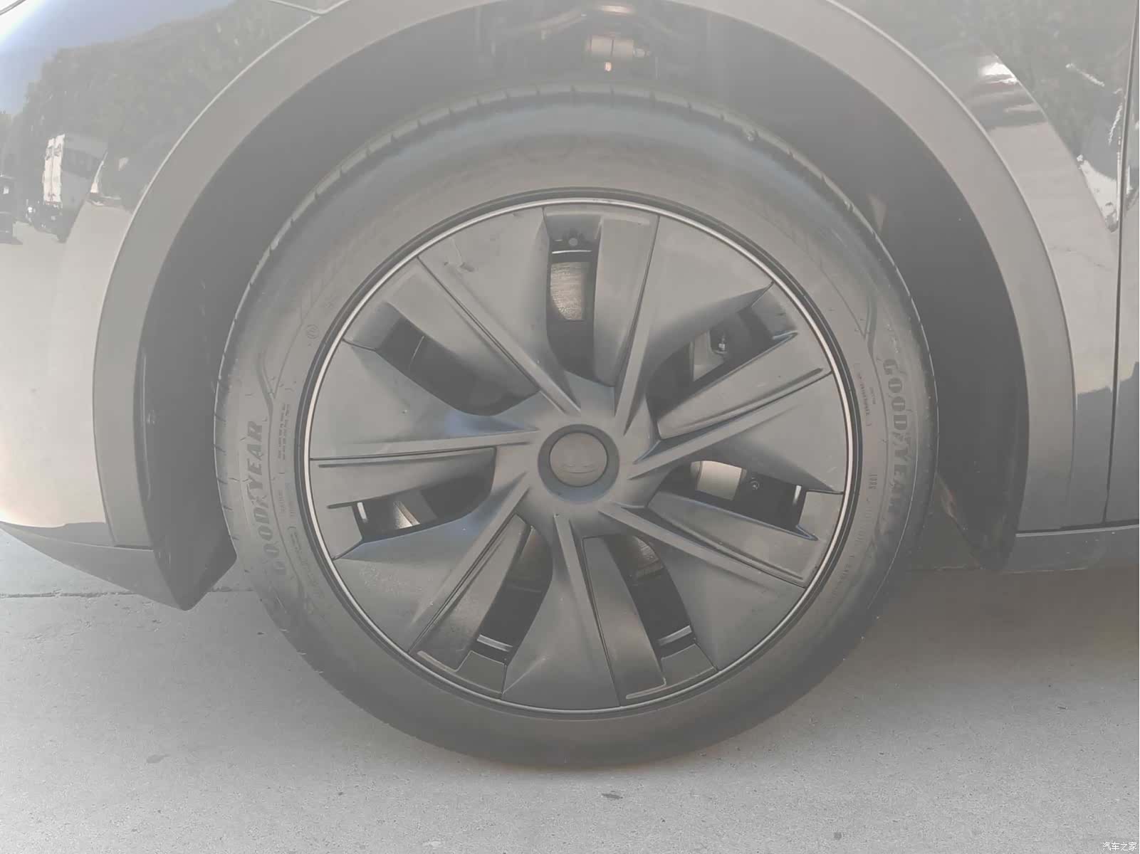 Tesla Model Y, 2024 4