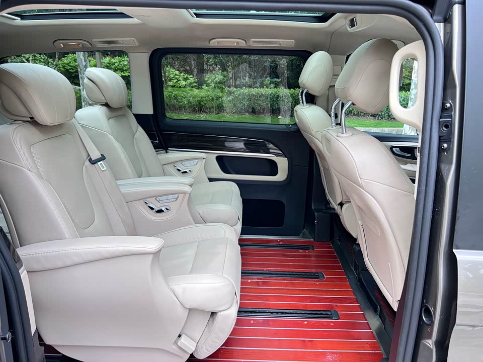 Mercedes-Benz V-class