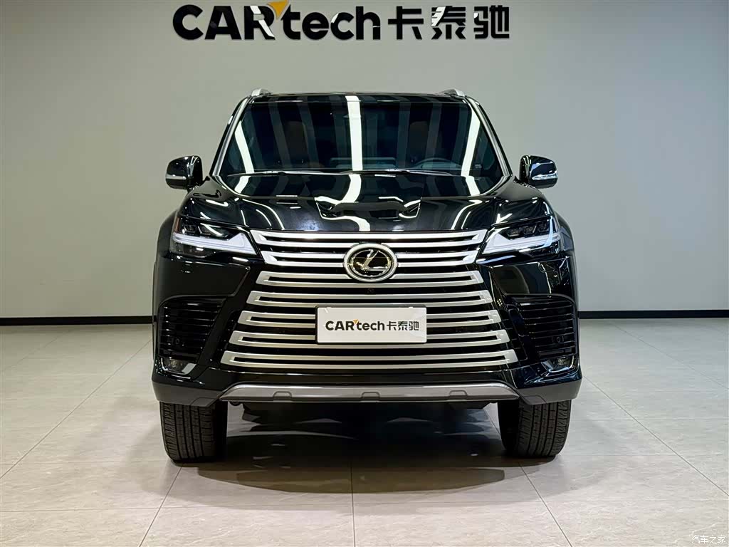 Lexus LX, 2025 3