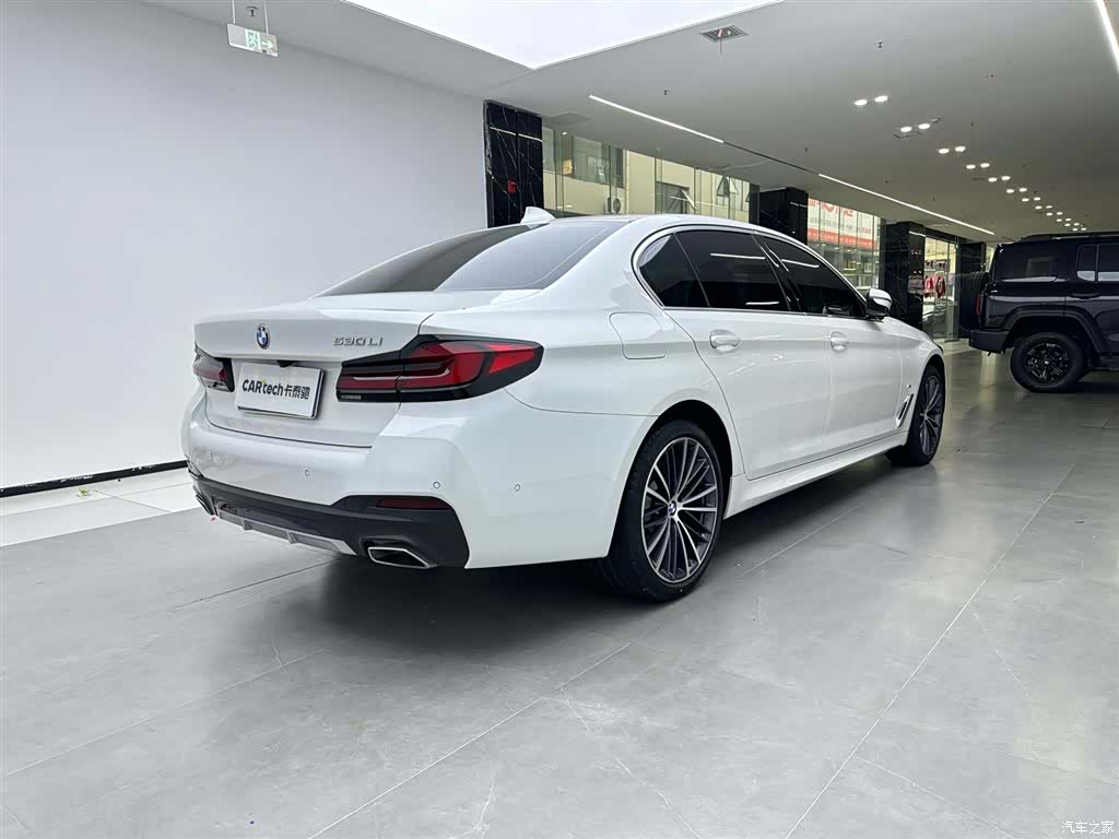 BMW 5 Series, 2022 все фото