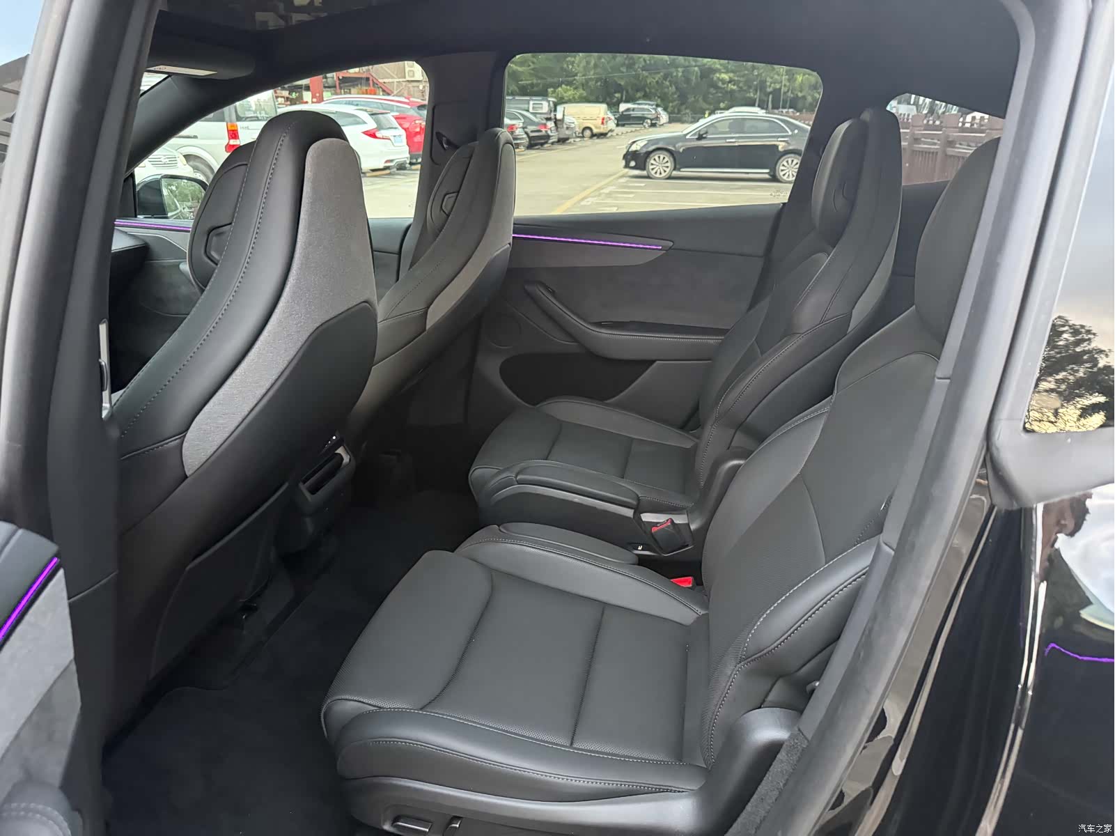 Tesla Model Y, 2026 4