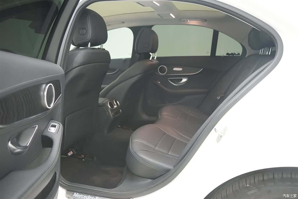 Mercedes-Benz C-Class, 2019 11