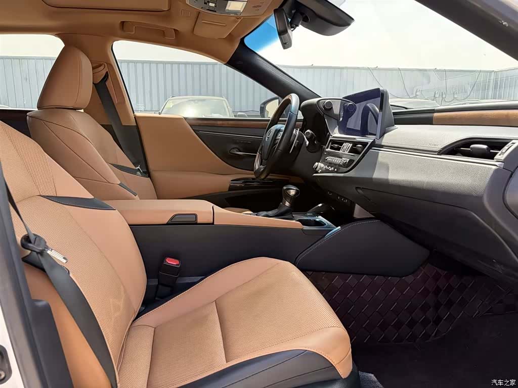Lexus ES, 2023 15