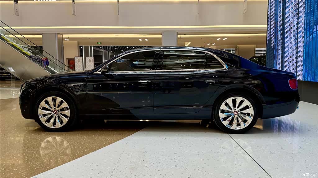 Bentley Flying Spur, 2019 4