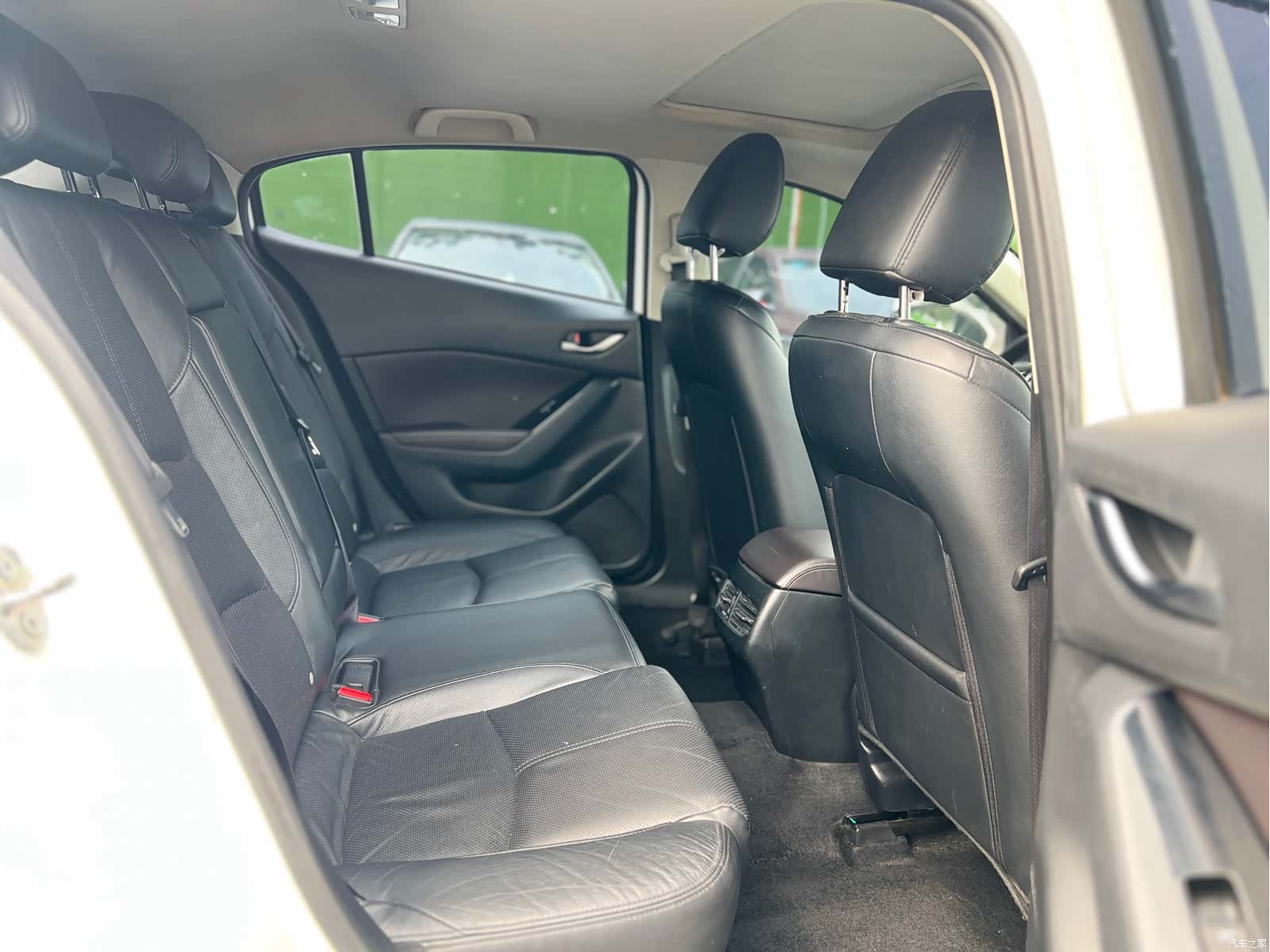 Mazda Mazda3, 2017 10