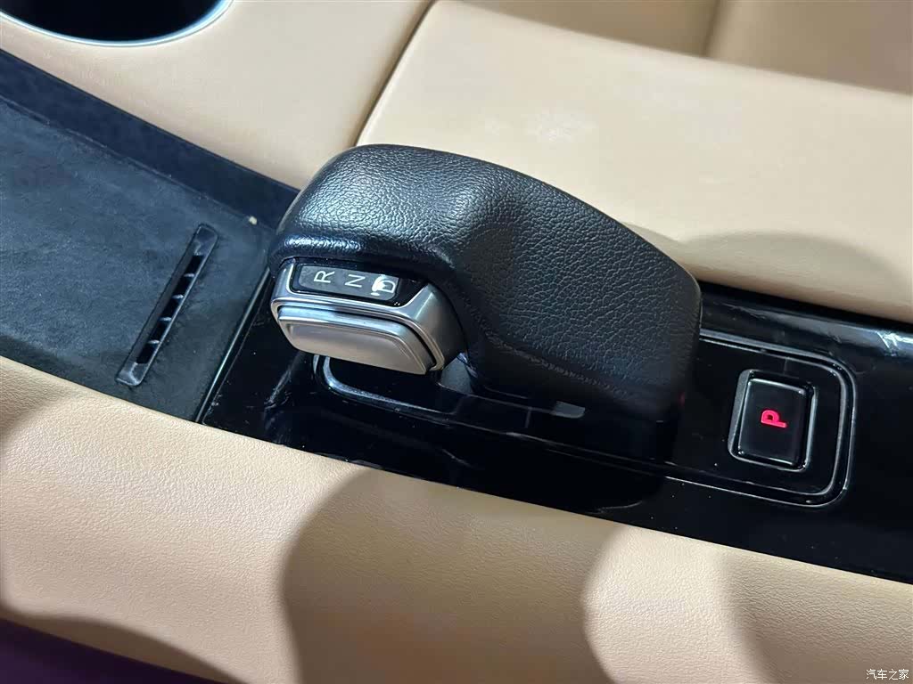 AITO M5, 2022 23
