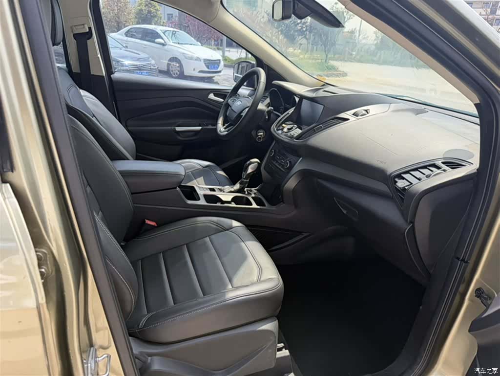 Ford Kuga, 2018 13