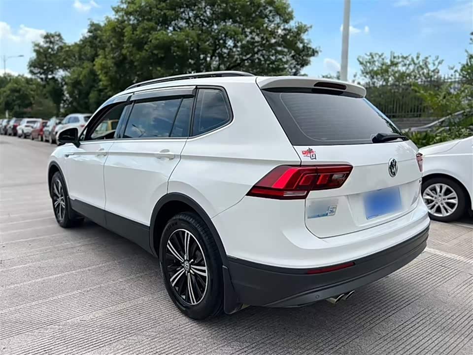 Volkswagen Tiguan L