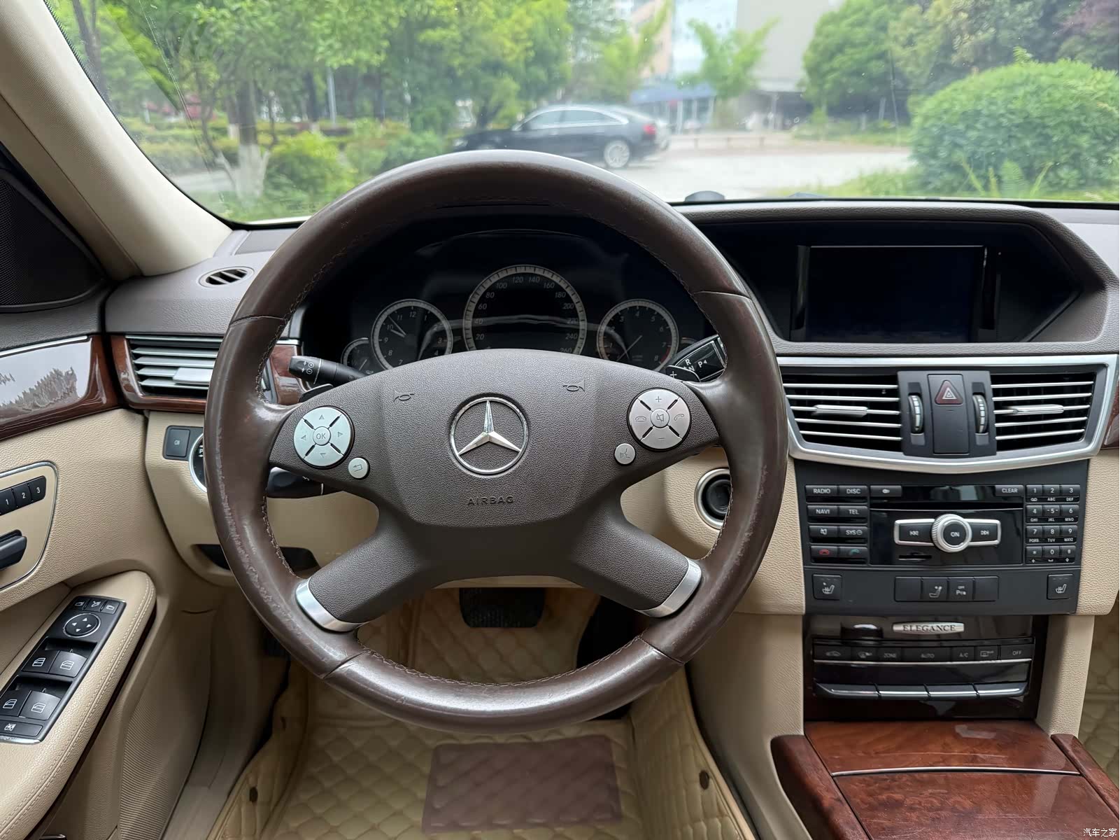 Mercedes-Benz E-Class, 2012 6