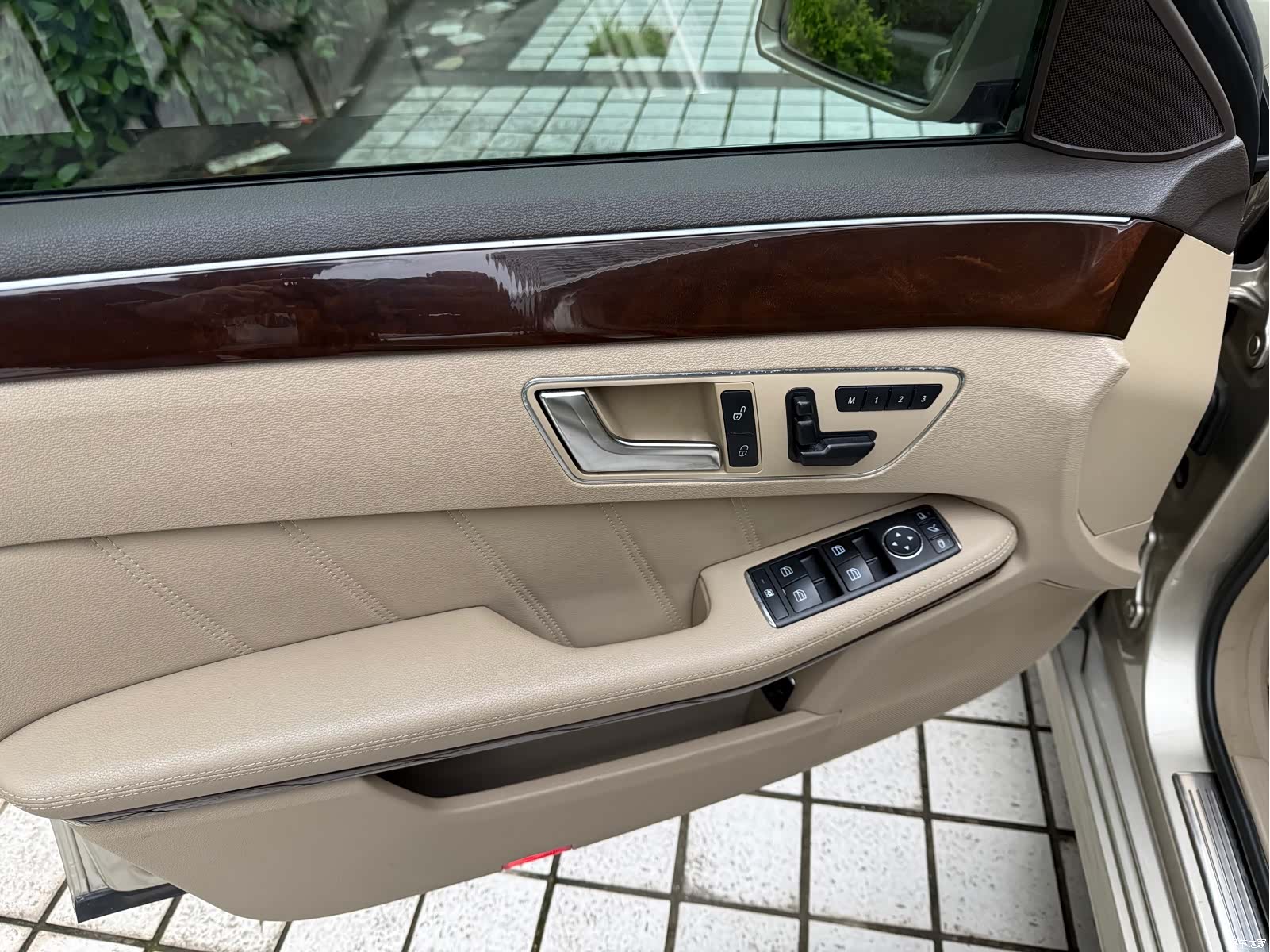 Mercedes-Benz E-Class, 2012 3