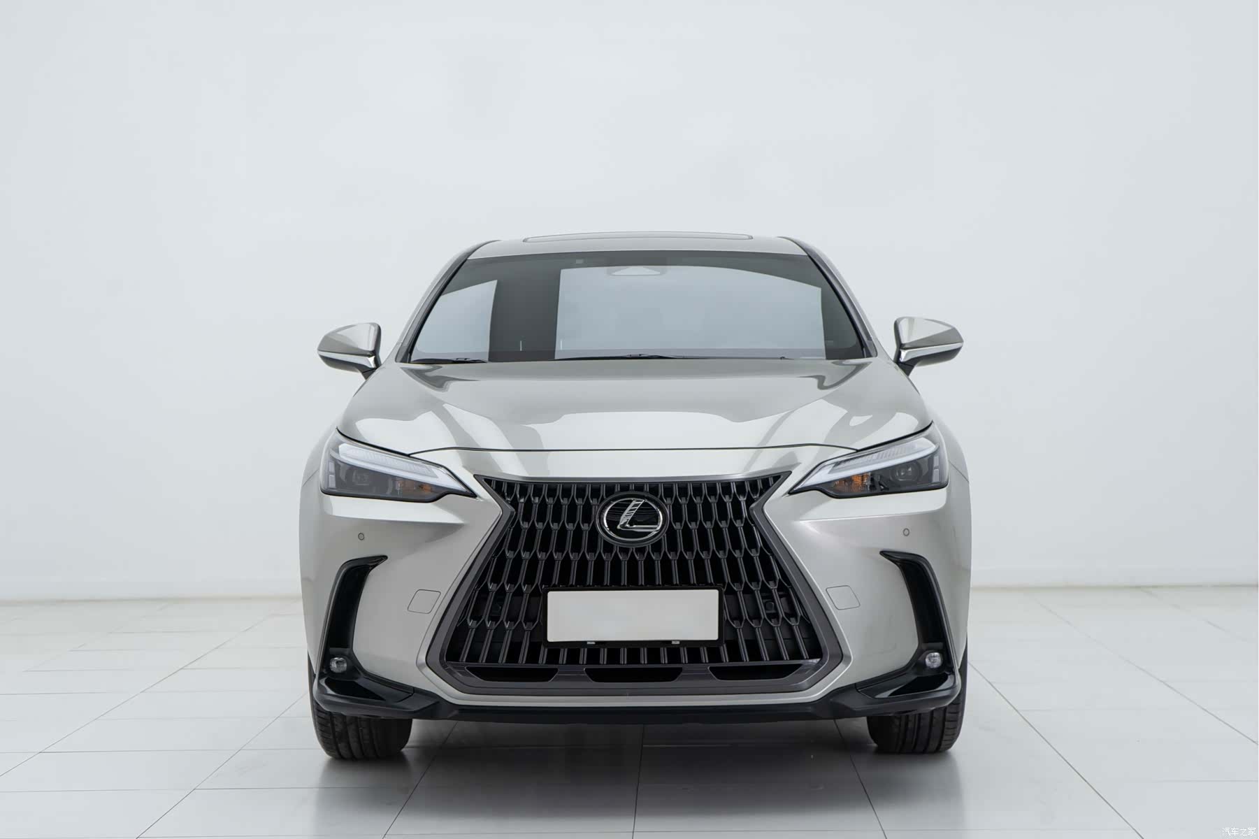 Lexus NX, 2022 2