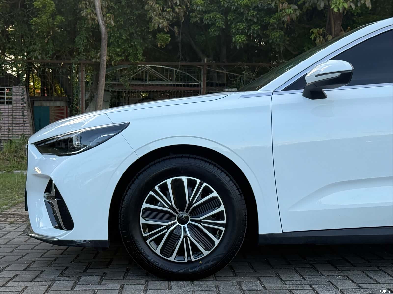 Geely Emgrand, 2026 14