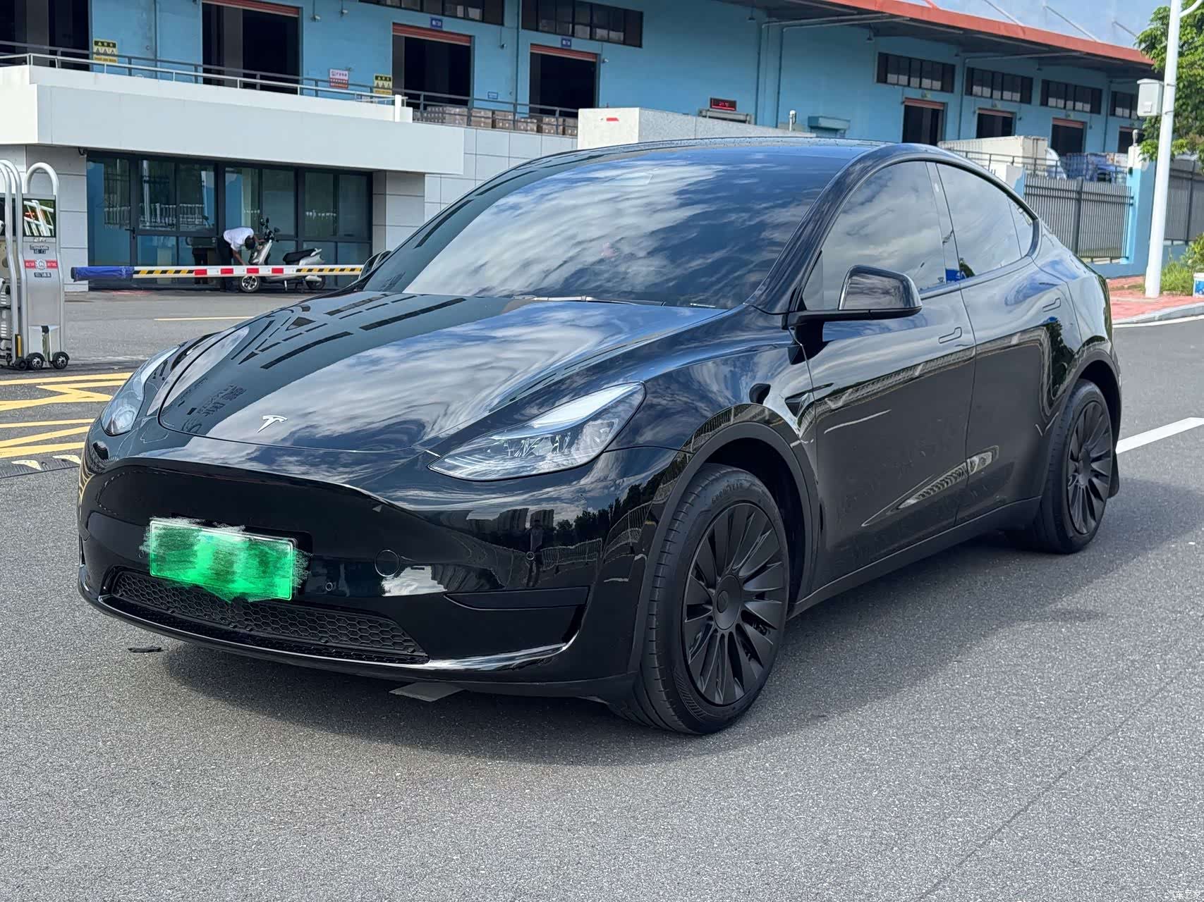 Tesla Model Y, 2024 1