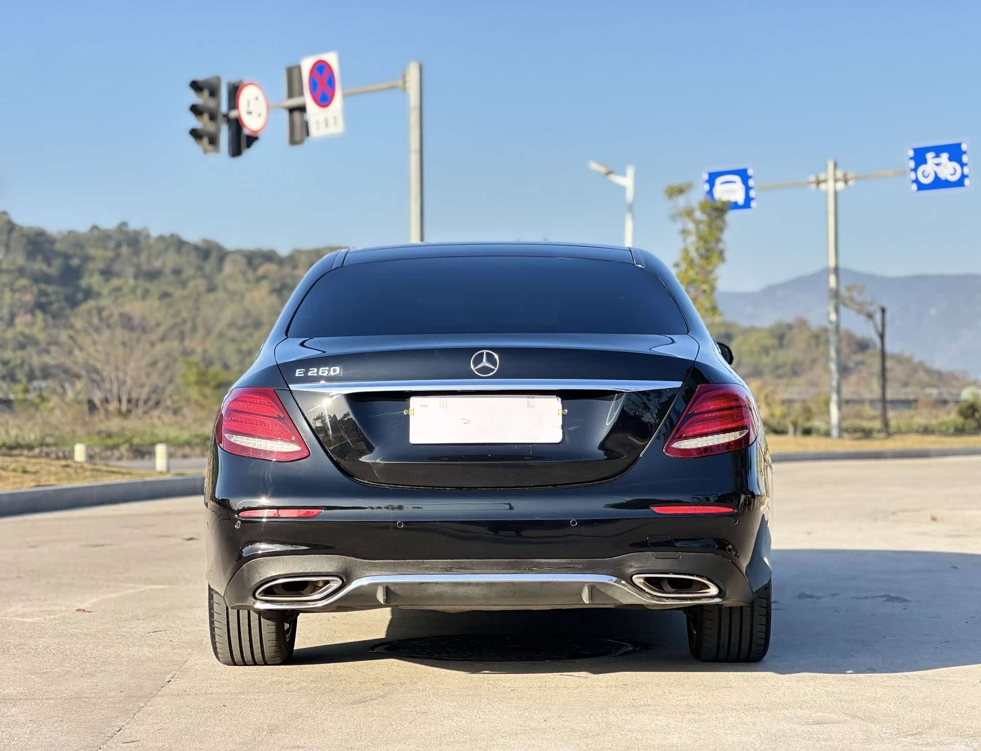 Mercedes-Benz E-Class, 2020 3
