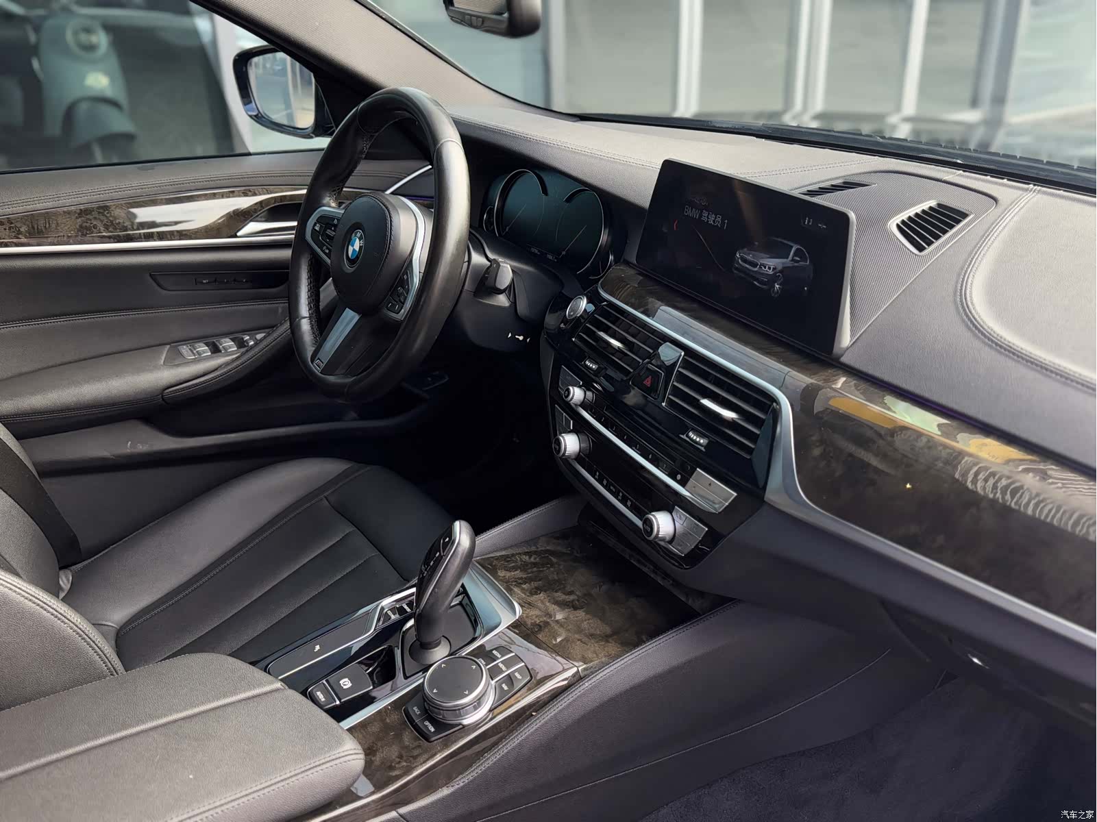 BMW 5 Series, 2018 11