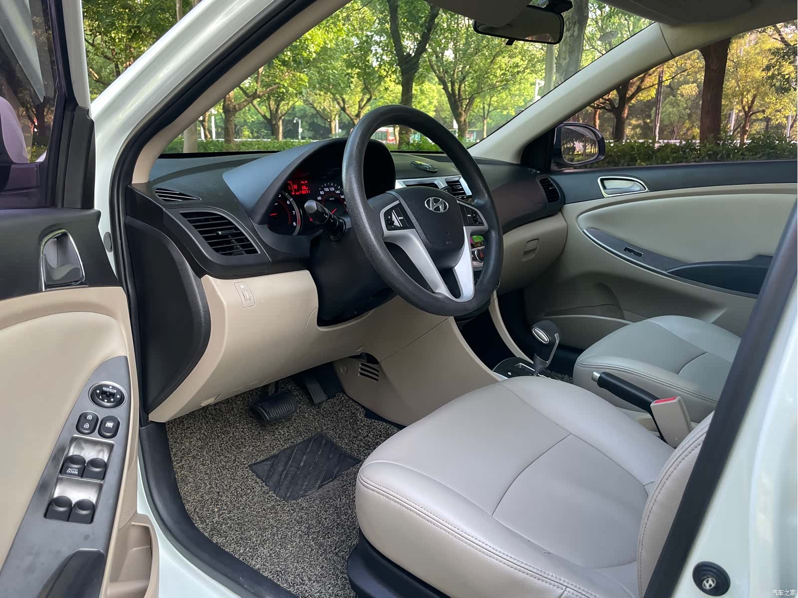 Hyundai GLS, 2016 15