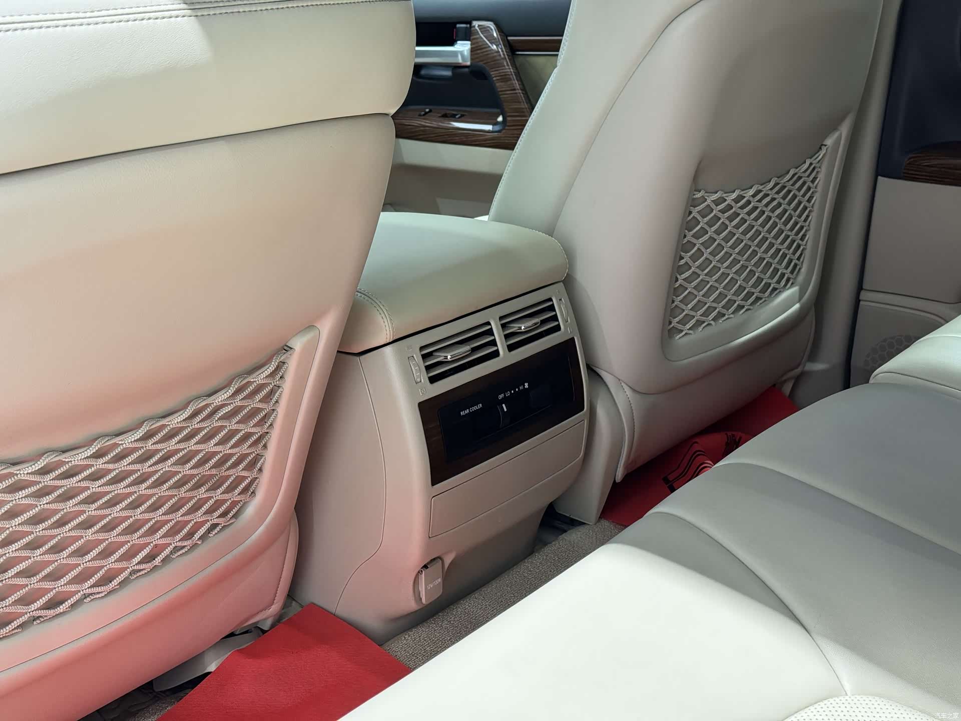 Toyota Land Cruiser, 2019 24