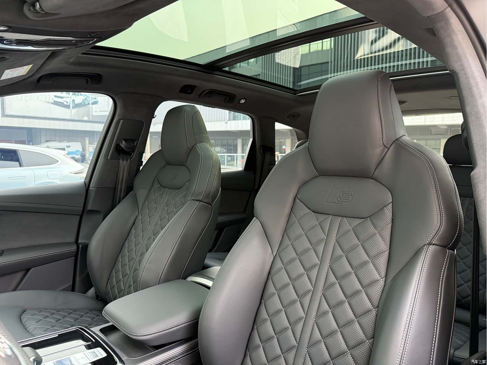 Audi Q7, 2025 21