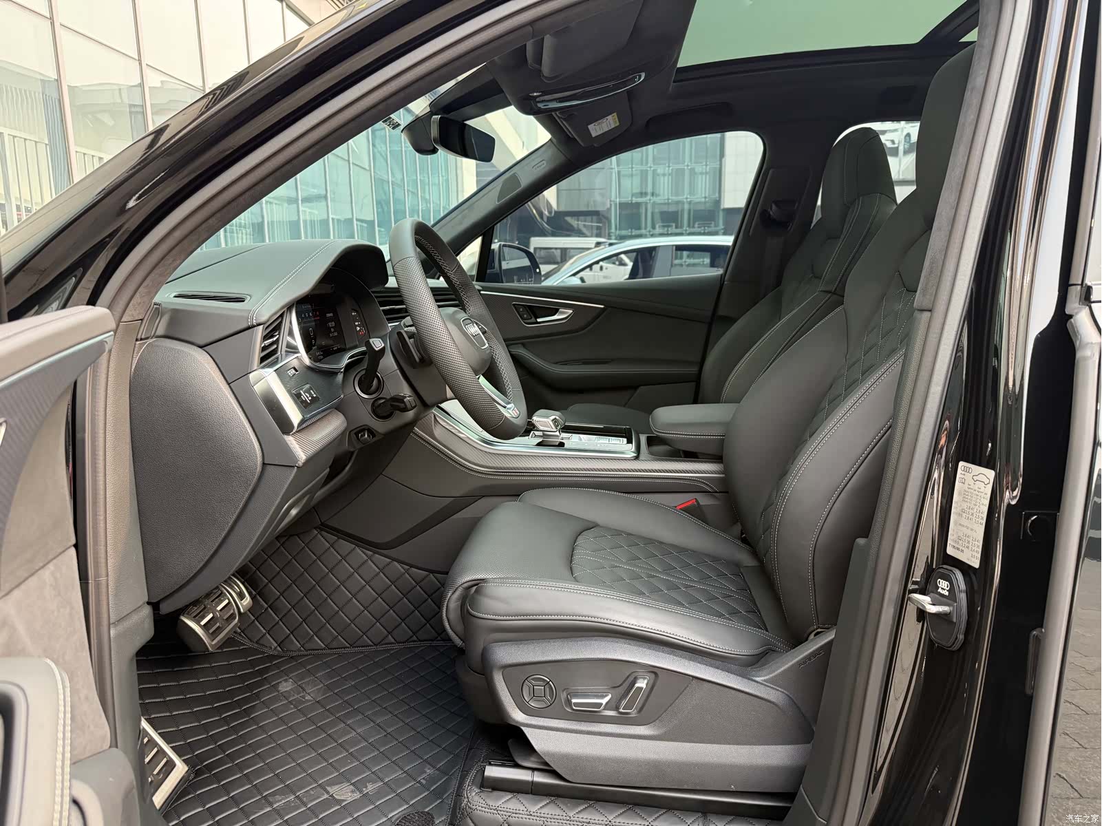 Audi Q7, 2025 23