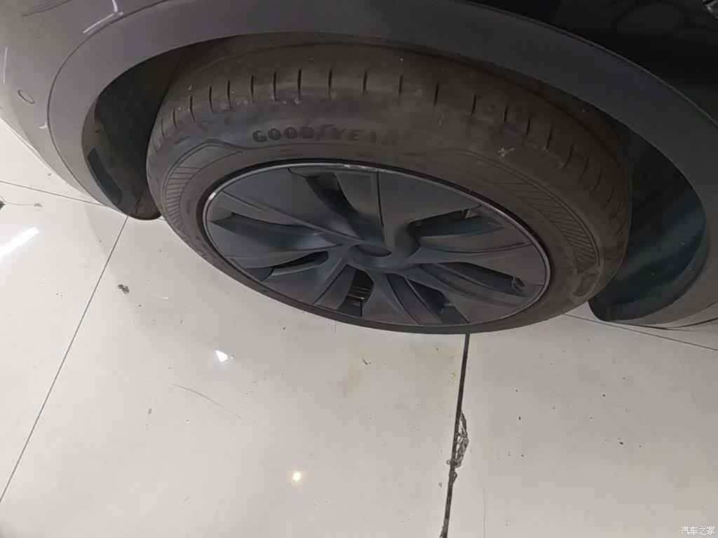Tesla Model Y, 2023 23