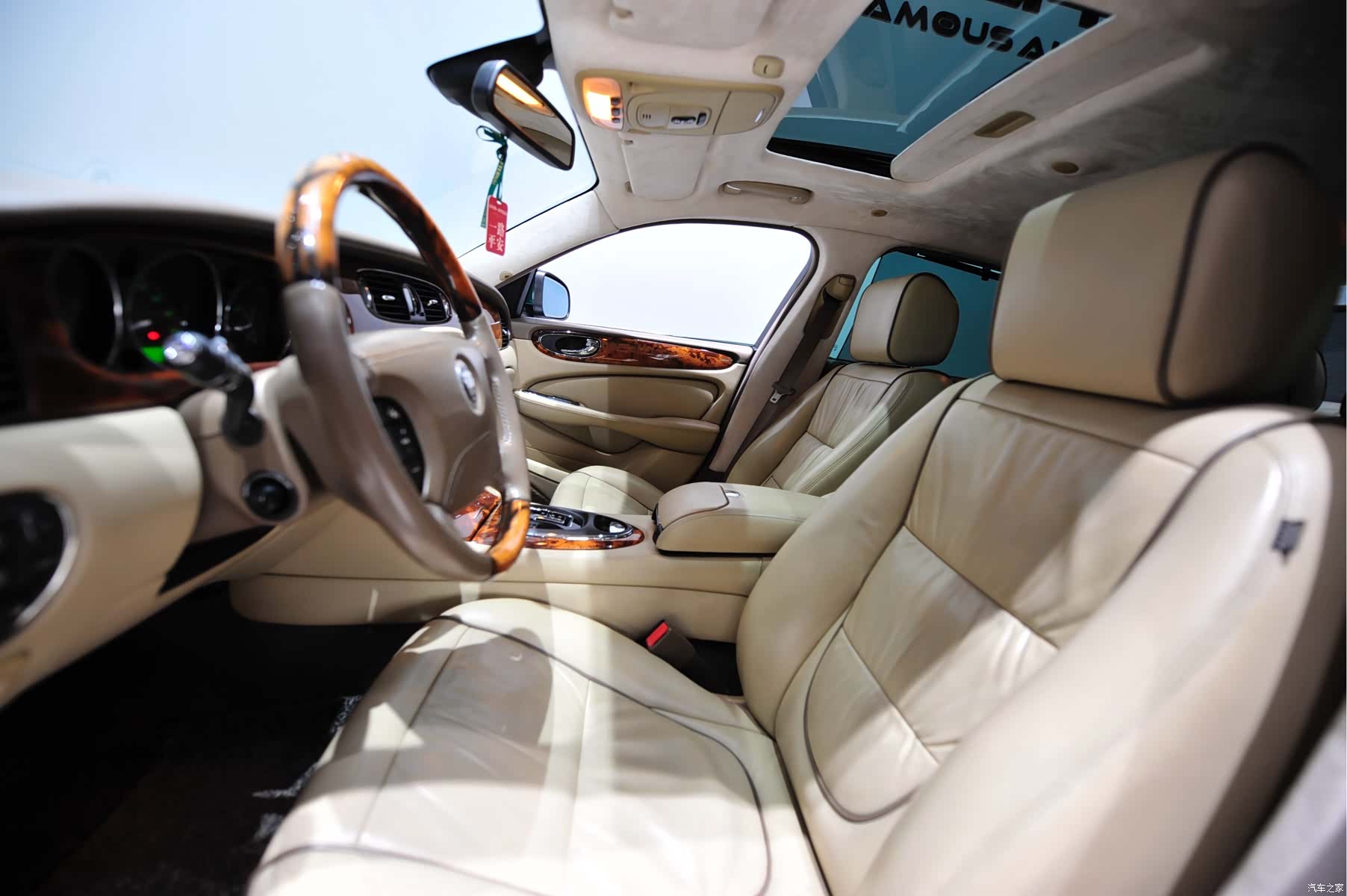 Jaguar XJ, 2008 13