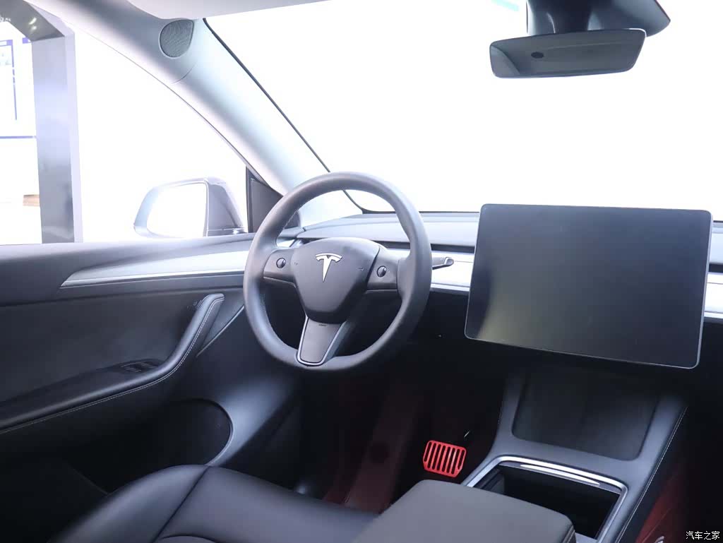 Tesla Model Y, 2024 13