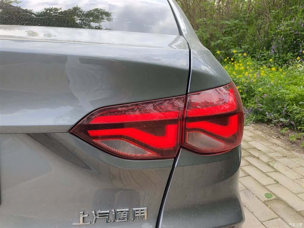 Chevrolet 320, 2021 8