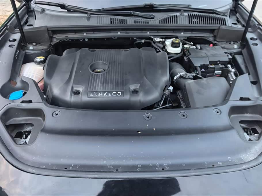 Lynk & Co 03