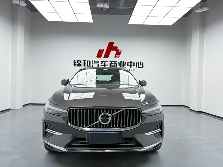 Volvo XC60 2025 — фото 1