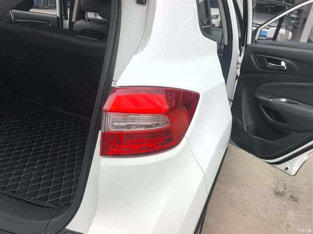 Changan CS15, 2016 8