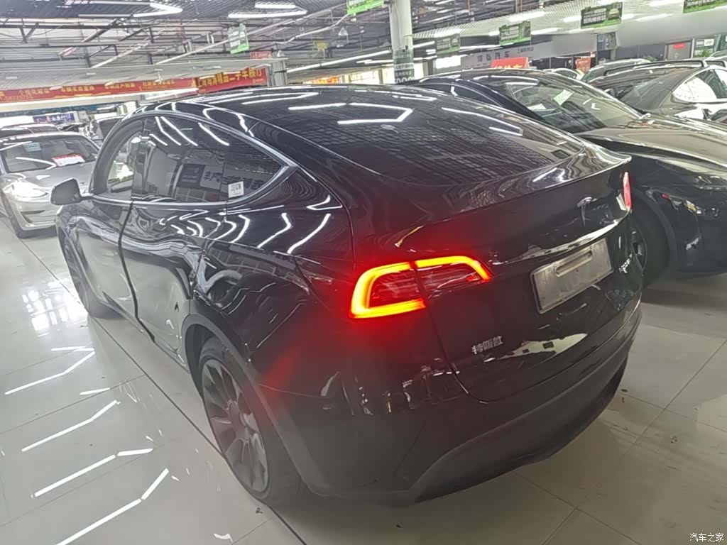 Tesla Model Y, 2022 все фото