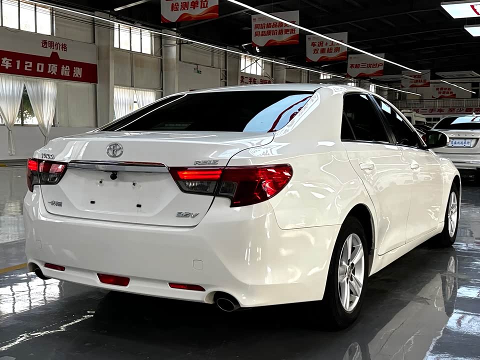 Toyota Reiz Toyota Reiz