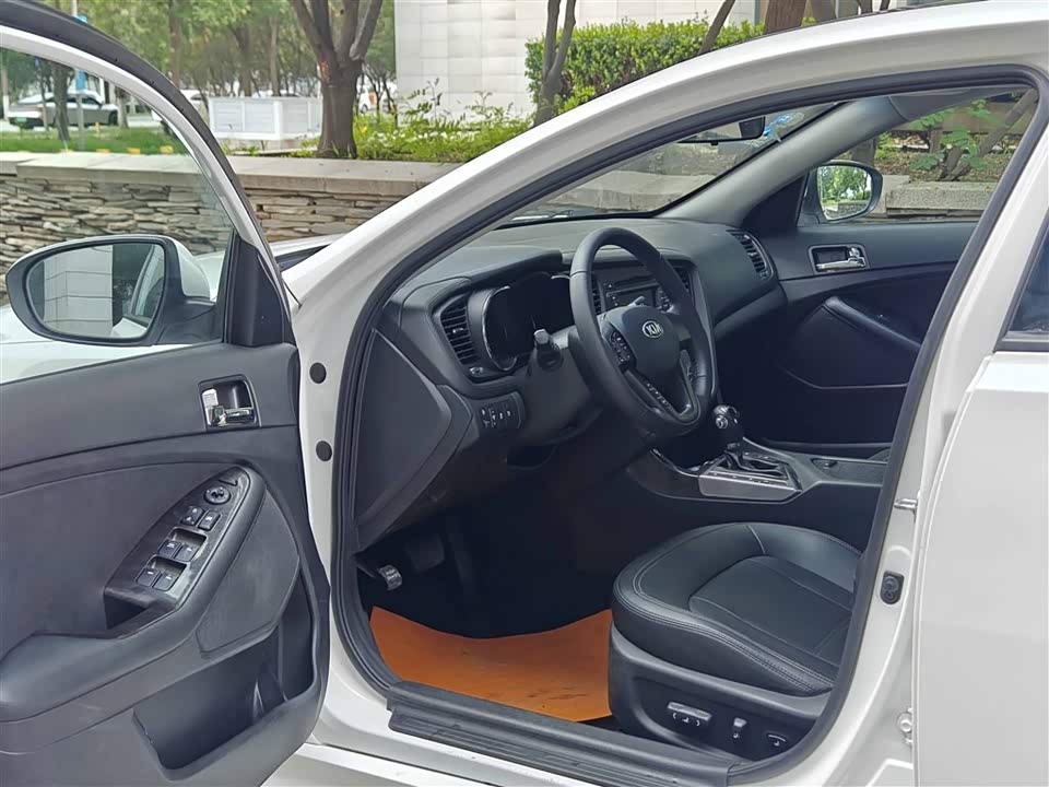 Kia K5 Kia K5