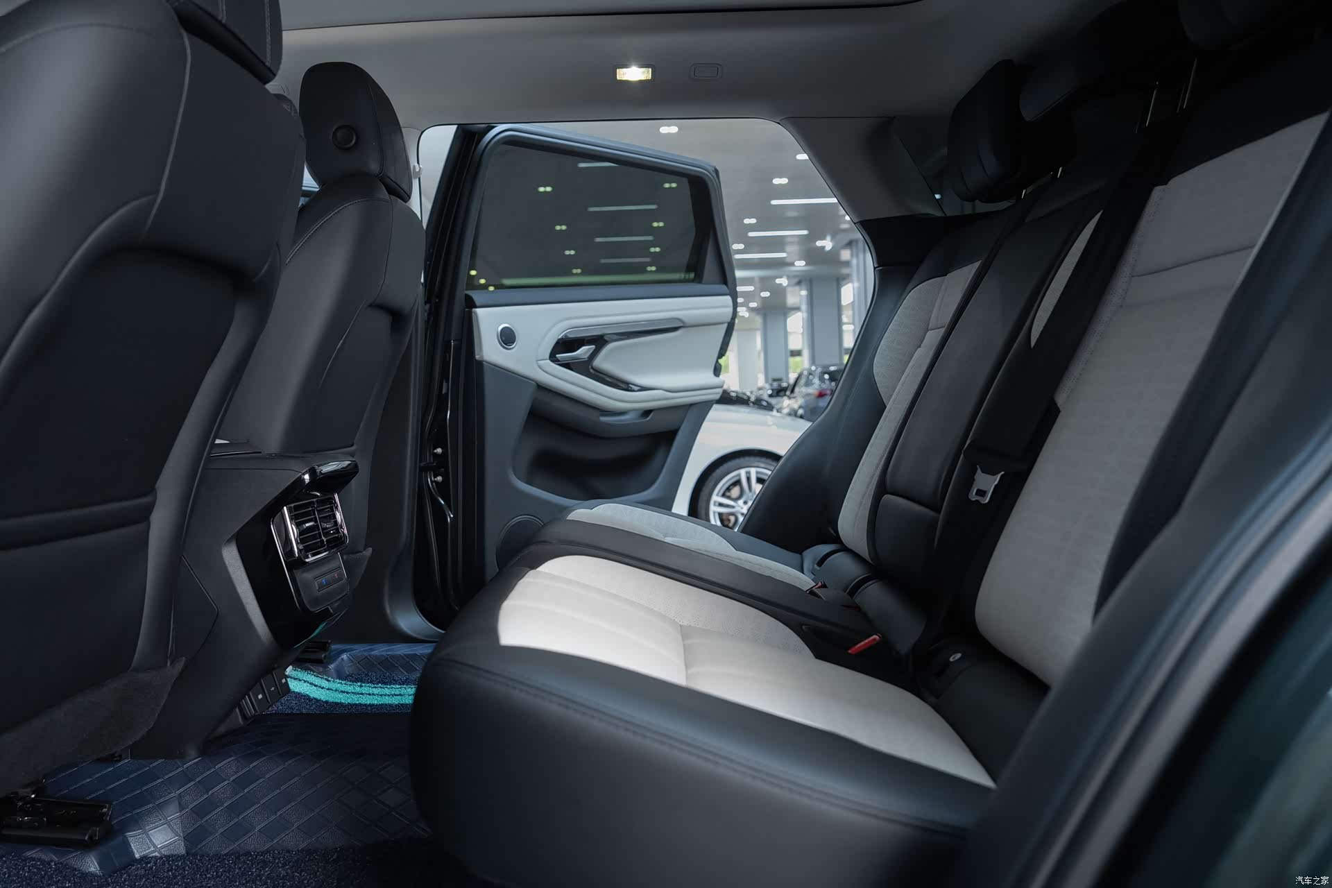 Land Rover Range Rover, 2023 11