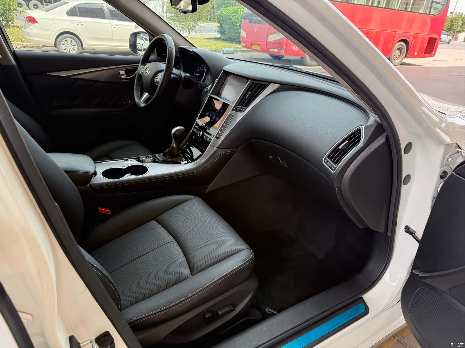 Infiniti Q50L, 2017 18