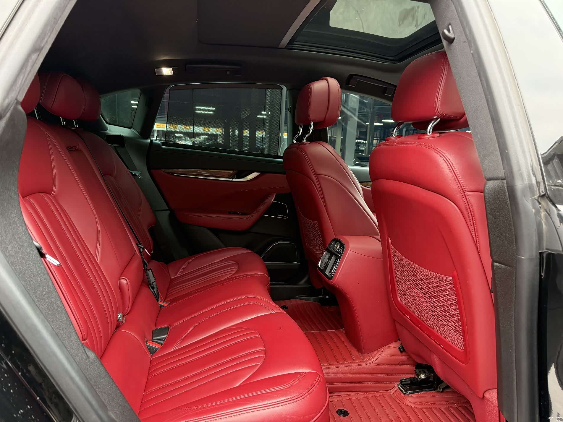 Maserati Levante, 2018 9
