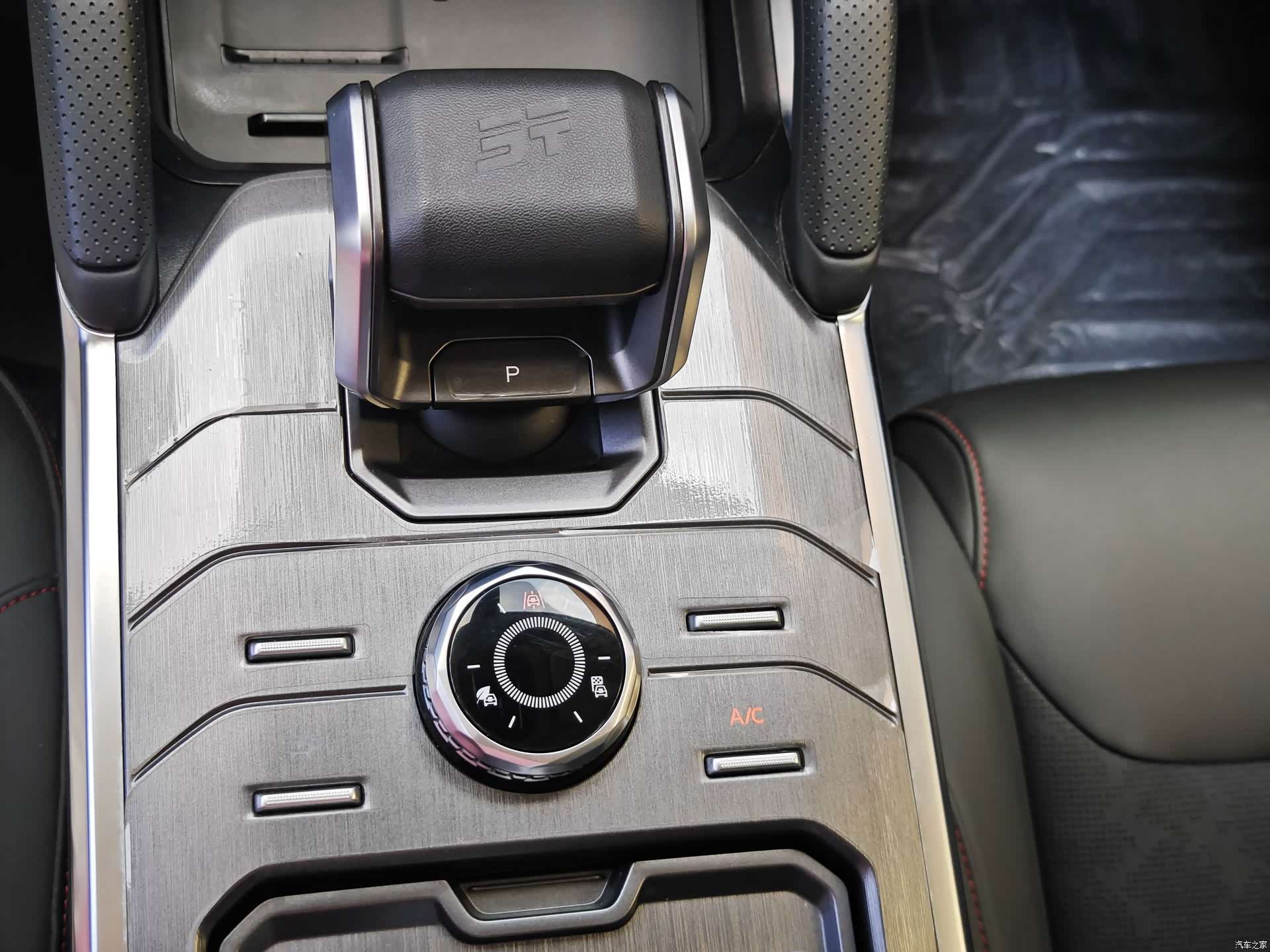 Jetour Traveller, 2024 13