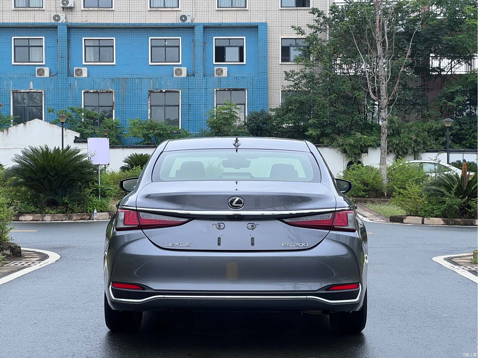 Lexus ES, 2018 все фото