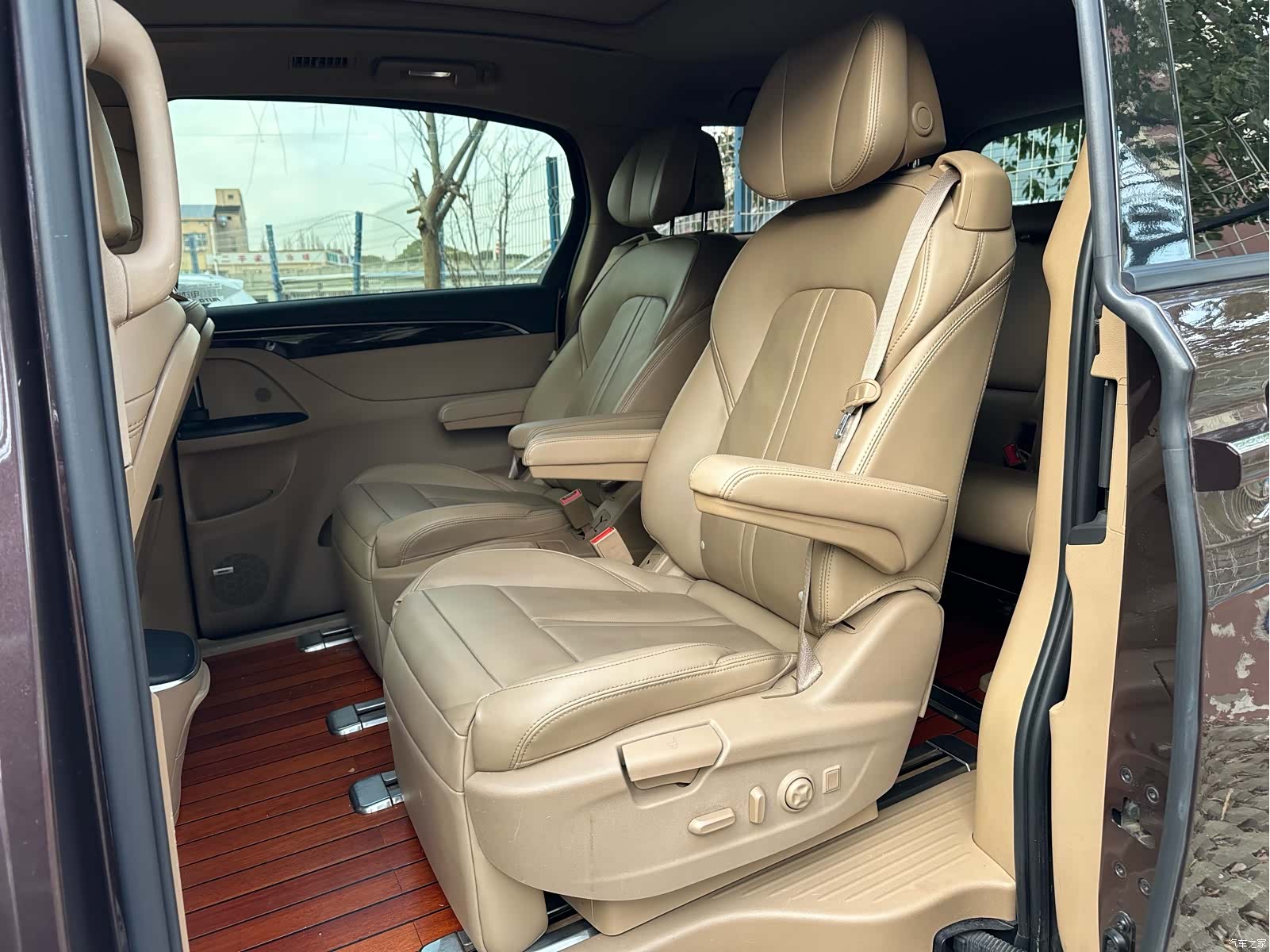 Buick GL8, 2017 19